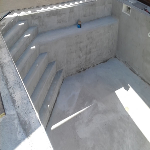 construction piscine beton liner